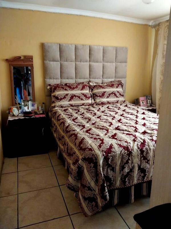 To Let 2 Bedroom Property for Rent in Meadowlands West Gauteng