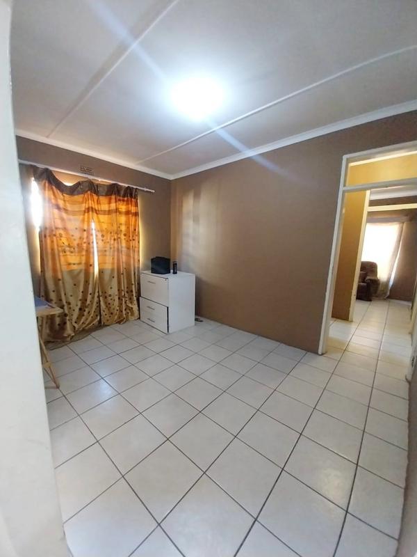 To Let 3 Bedroom Property for Rent in Mofolo Gauteng