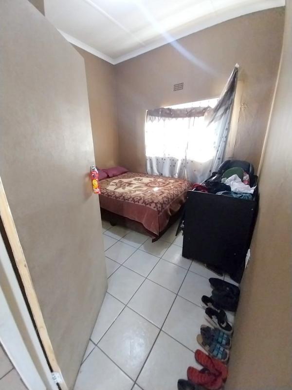 To Let 3 Bedroom Property for Rent in Mofolo Gauteng