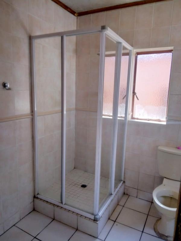 To Let 3 Bedroom Property for Rent in Orlando Gauteng