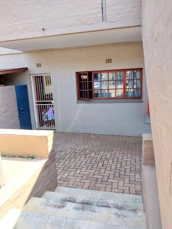 To Let 2 Bedroom Property for Rent in Ormonde Gauteng