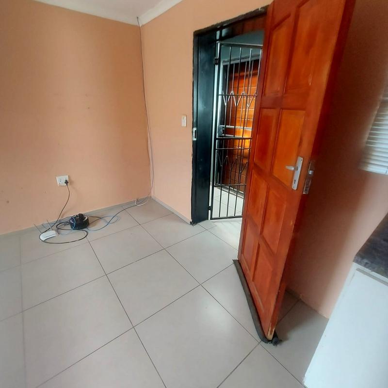 To Let 0 Bedroom Property for Rent in Protea Glen Gauteng