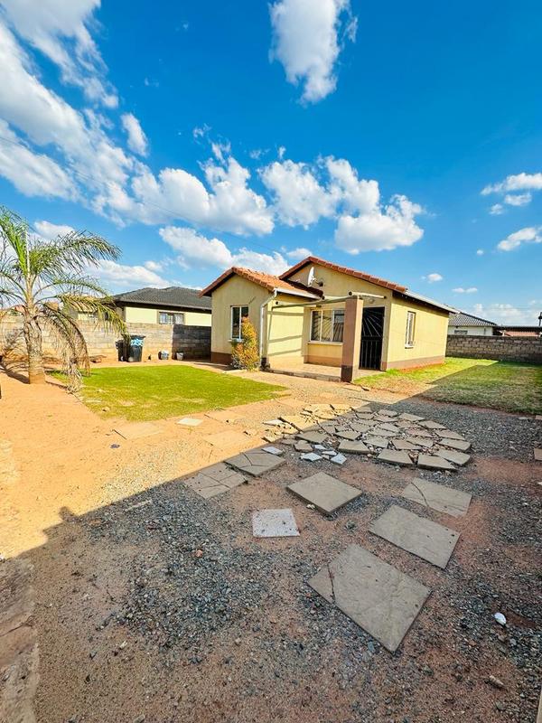 To Let 2 Bedroom Property for Rent in Protea Glen Gauteng