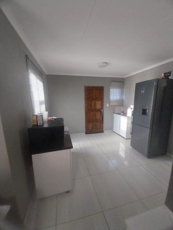 To Let 3 Bedroom Property for Rent in Riverbend AH Gauteng