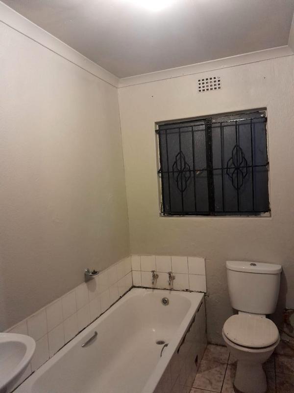 To Let 3 Bedroom Property for Rent in Riverlea Gauteng