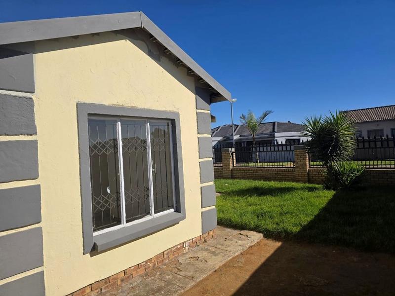 To Let 2 Bedroom Property for Rent in Windmill Park Gauteng