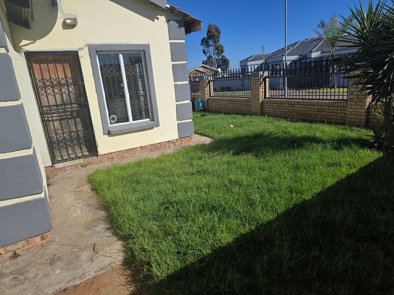 To Let 2 Bedroom Property for Rent in Windmill Park Gauteng