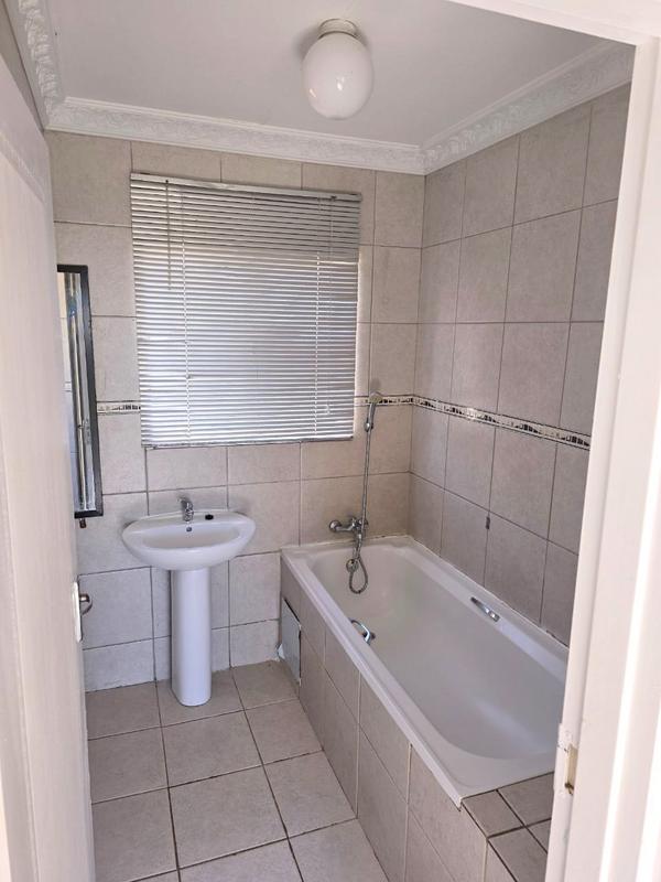 To Let 2 Bedroom Property for Rent in Windmill Park Gauteng