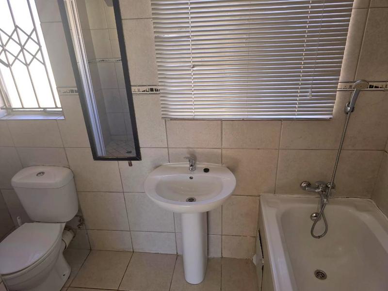 To Let 2 Bedroom Property for Rent in Windmill Park Gauteng