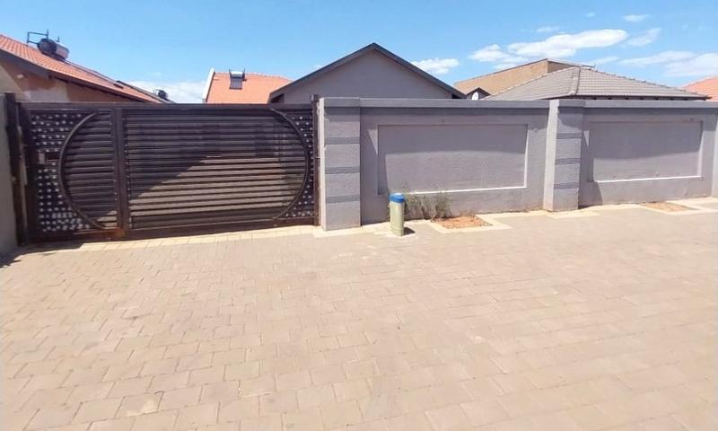 To Let 2 Bedroom Property for Rent in Windmill Park Gauteng