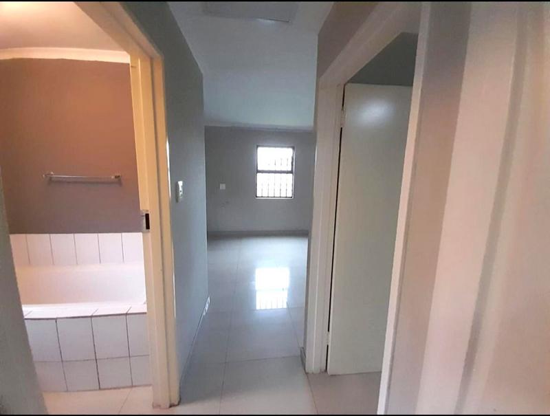 To Let 2 Bedroom Property for Rent in Windmill Park Gauteng