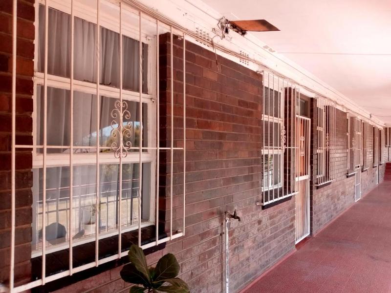 1 Bedroom Property for Sale in Albertville Gauteng