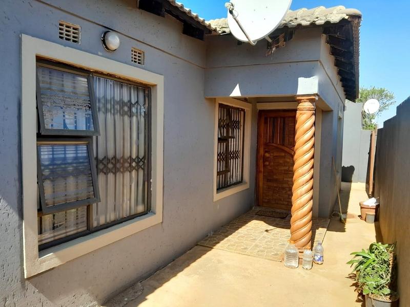 3 Bedroom Property for Sale in Bram Fischerville Gauteng