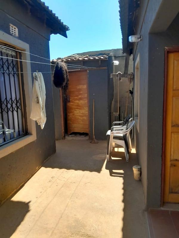 3 Bedroom Property for Sale in Bram Fischerville Gauteng