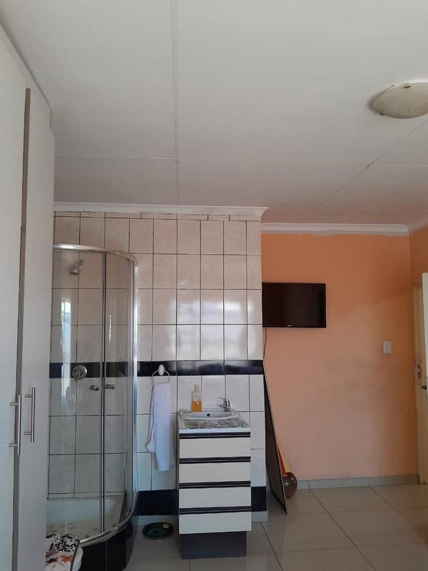 3 Bedroom Property for Sale in Bram Fischerville Gauteng