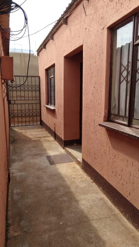 2 Bedroom Property for Sale in Bram Fischerville Gauteng