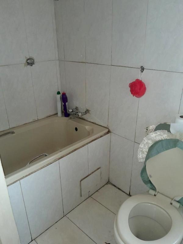 2 Bedroom Property for Sale in Chiawelo Gauteng