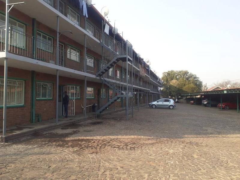 2 Bedroom Property for Sale in Cruywagenpark Gauteng