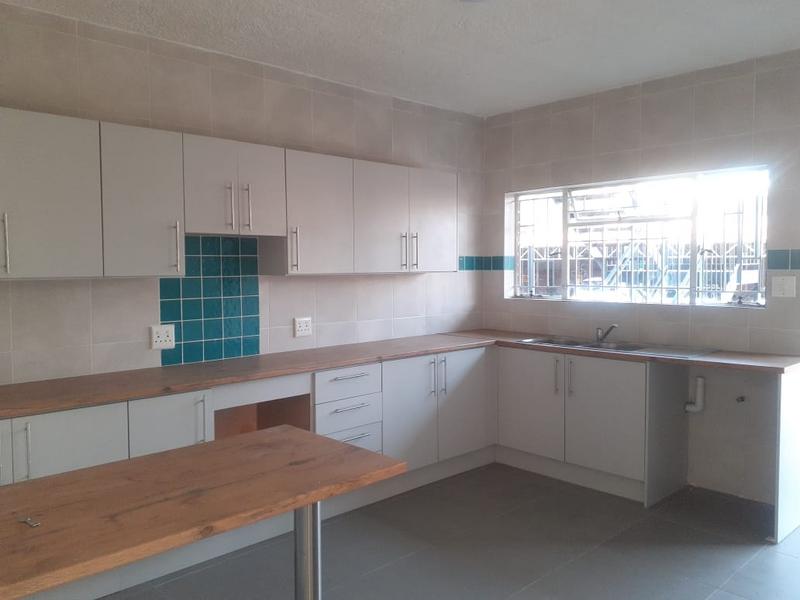 2 Bedroom Property for Sale in Cruywagenpark Gauteng