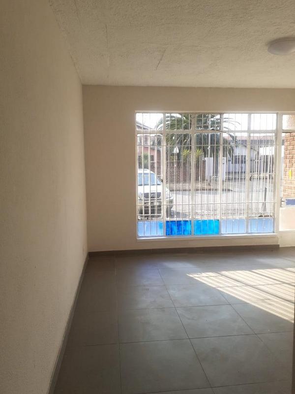 2 Bedroom Property for Sale in Cruywagenpark Gauteng