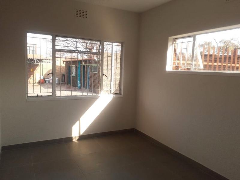 2 Bedroom Property for Sale in Cruywagenpark Gauteng