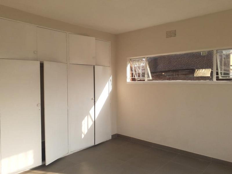 2 Bedroom Property for Sale in Cruywagenpark Gauteng