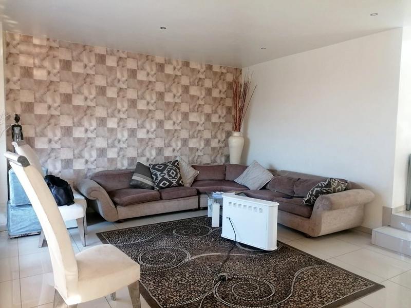 4 Bedroom Property for Sale in Dhlamini Gauteng