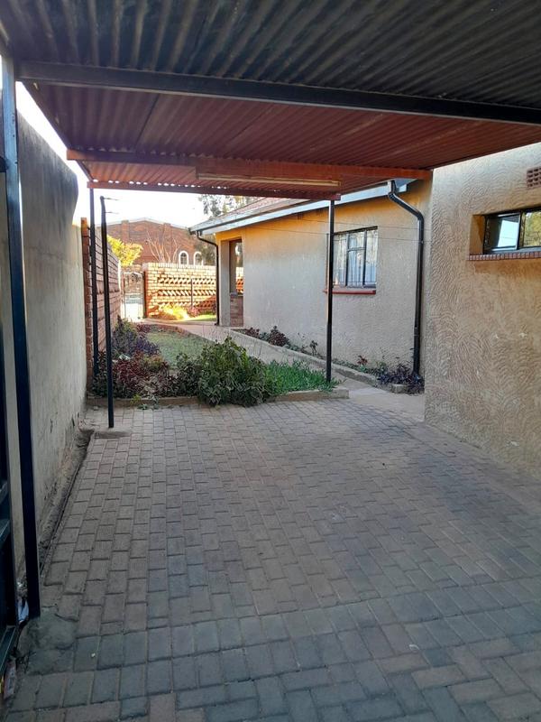 2 Bedroom Property for Sale in Diepkloof Gauteng