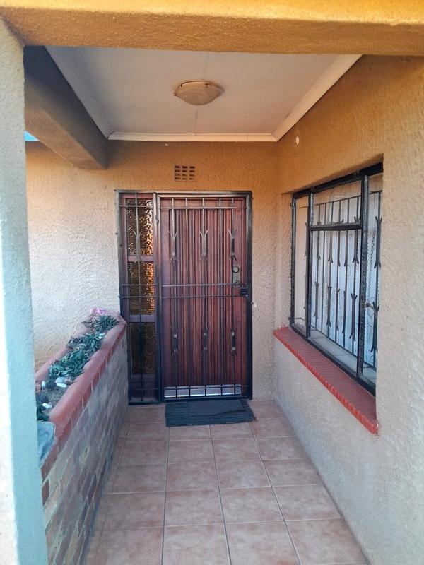 2 Bedroom Property for Sale in Diepkloof Gauteng