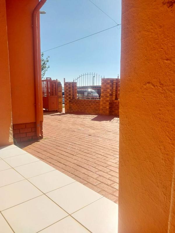 4 Bedroom Property for Sale in Dobsonville Gauteng