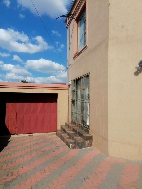 4 Bedroom Property for Sale in Dobsonville Gauteng