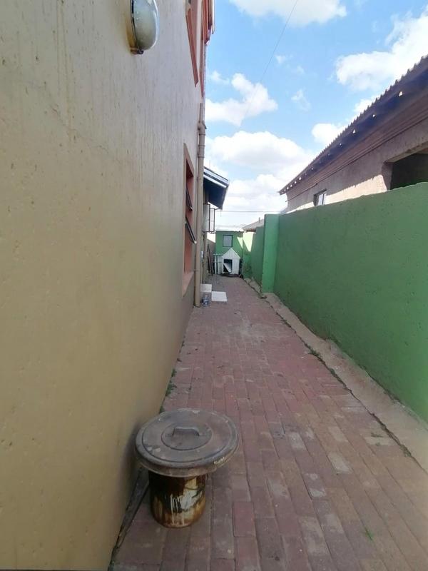 4 Bedroom Property for Sale in Dobsonville Gauteng