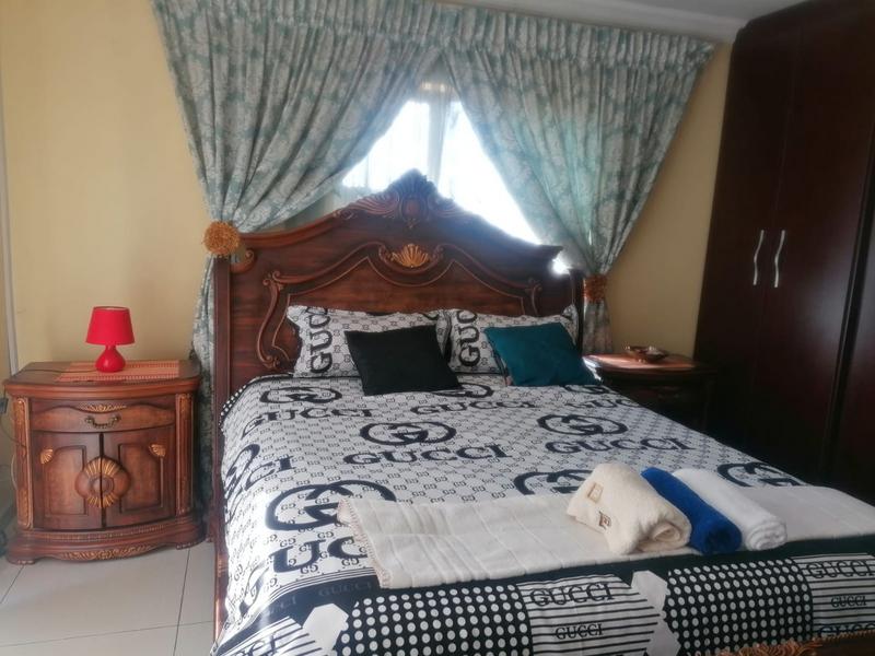 4 Bedroom Property for Sale in Dobsonville Gauteng