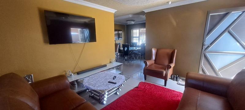 3 Bedroom Property for Sale in Dobsonville Gauteng