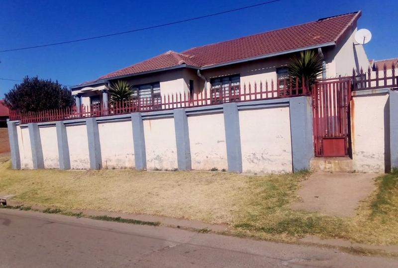 3 Bedroom Property for Sale in Dobsonville Gardens Gauteng