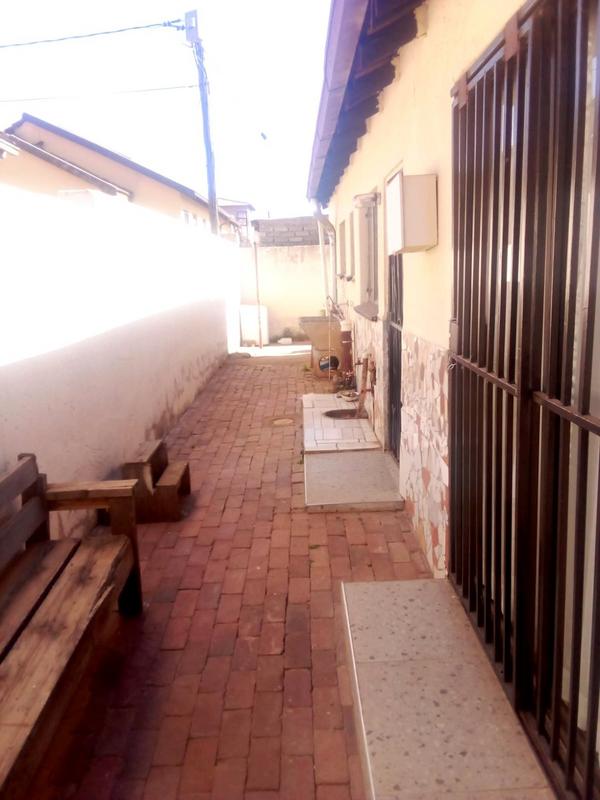 3 Bedroom Property for Sale in Dobsonville Gardens Gauteng