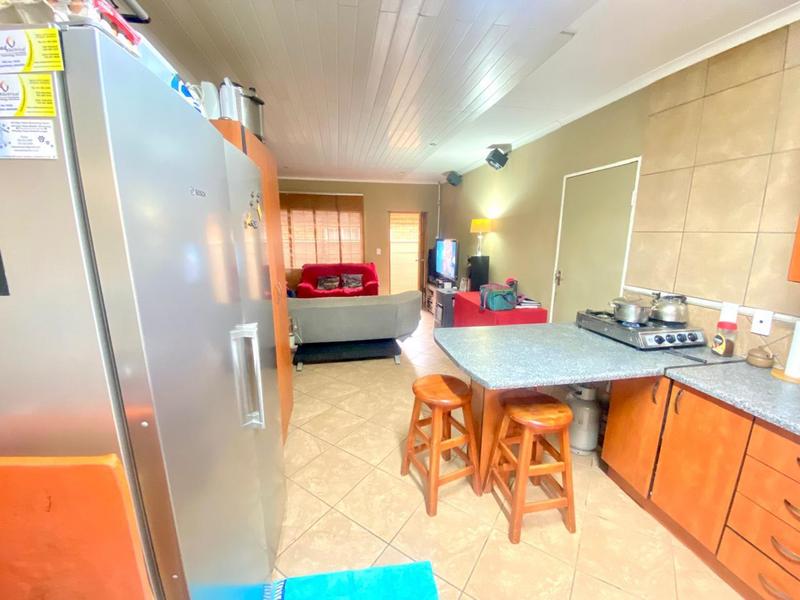 2 Bedroom Property for Sale in Eike Park Gauteng