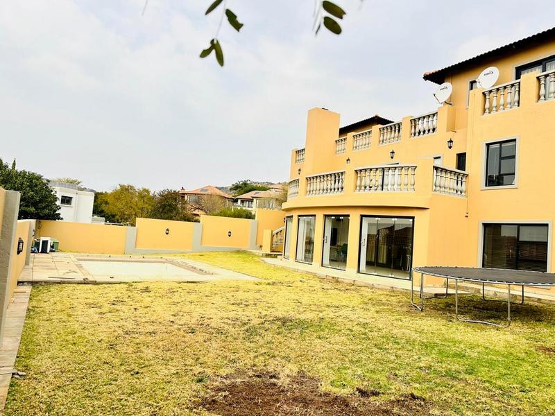 4 Bedroom Property for Sale in Featherbrooke Estate Gauteng