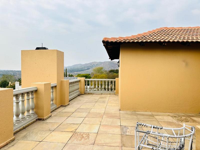 4 Bedroom Property for Sale in Featherbrooke Estate Gauteng