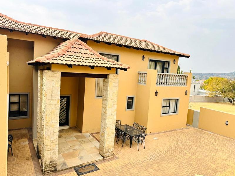 4 Bedroom Property for Sale in Featherbrooke Estate Gauteng