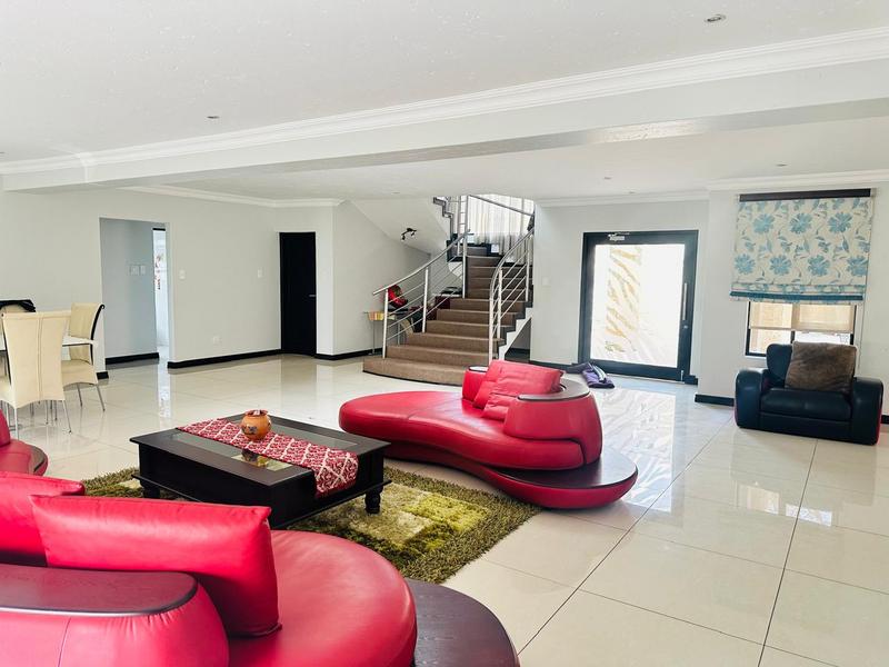 4 Bedroom Property for Sale in Featherbrooke Estate Gauteng