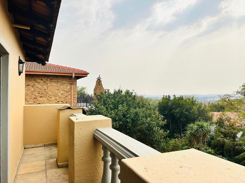 4 Bedroom Property for Sale in Featherbrooke Estate Gauteng