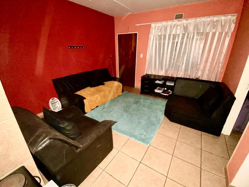 2 Bedroom Property for Sale in Fleurhof Gauteng