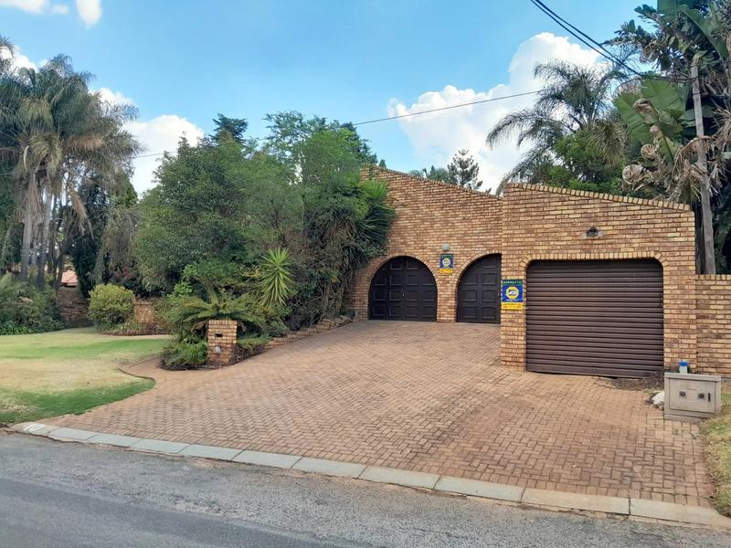 5 Bedroom Property for Sale in Florida Hills Gauteng