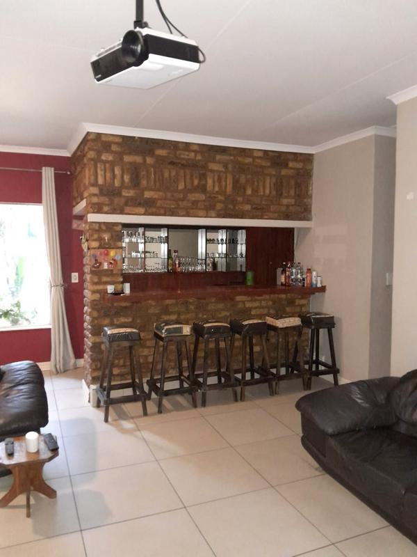 5 Bedroom Property for Sale in Florida Hills Gauteng