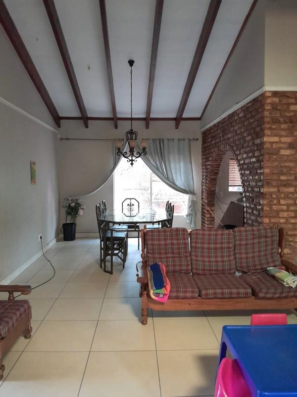 5 Bedroom Property for Sale in Florida Hills Gauteng