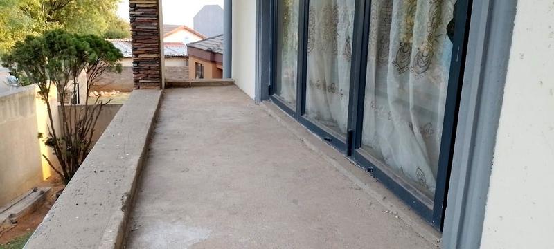 5 Bedroom Property for Sale in Kagiso Gauteng