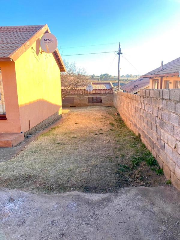 2 Bedroom Property for Sale in Kagiso Gauteng