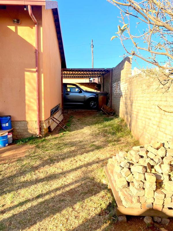 2 Bedroom Property for Sale in Kagiso Gauteng