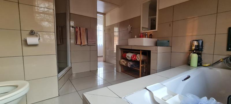 3 Bedroom Property for Sale in Kenmare Gauteng